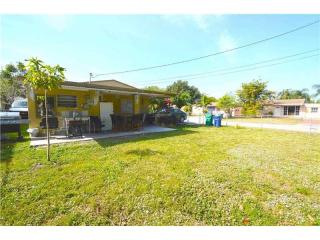 6339 24th St, Hollywood FL 33023 exterior