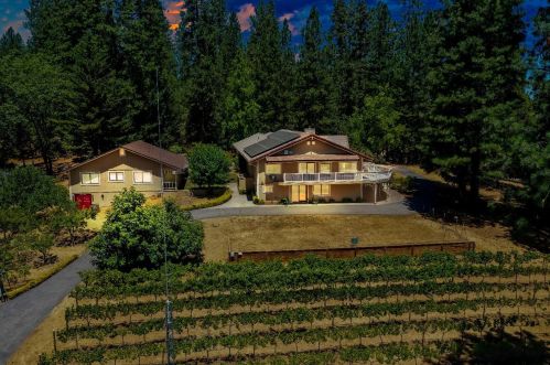 15385 Carrie Dr, Grass Valley, CA 95949