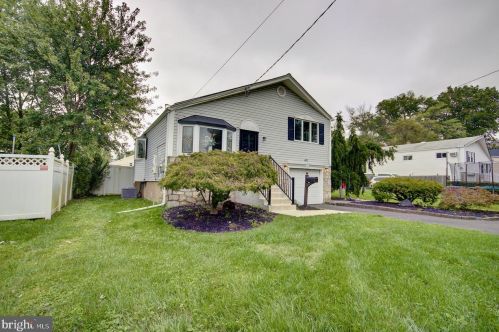 489 Maple St, Warminster, PA