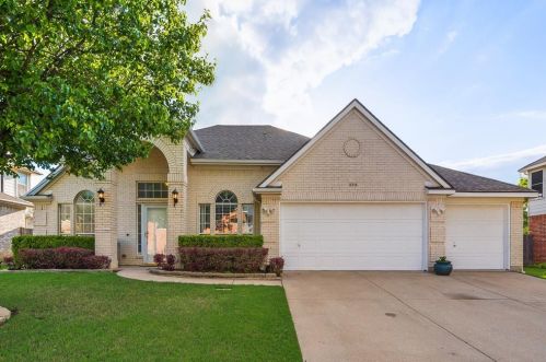 8316 Rock Canyon Ct, Fort Worth, TX 76123