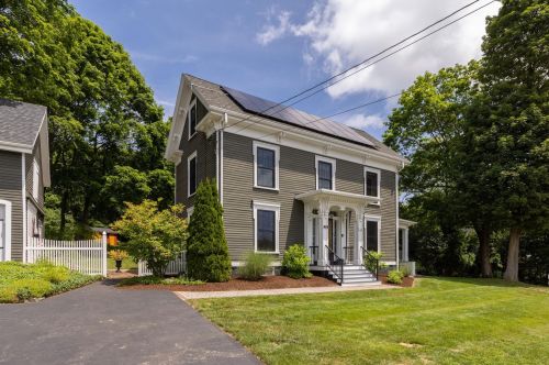 1033 Maplewood Ave, Portsmouth, NH 03801