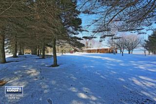 12419 Lakeshore Rd, Cleveland, WI 53015