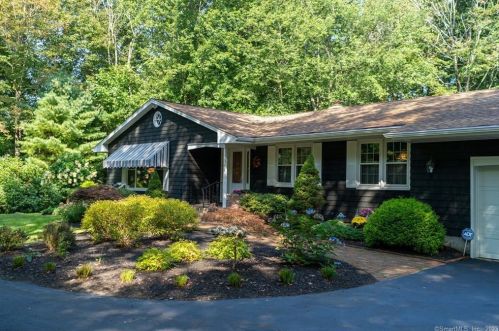 23 Silas Deane Rd, Gales Ferry, CT 06339