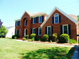 135 Downing Dr, Chesapeake, VA