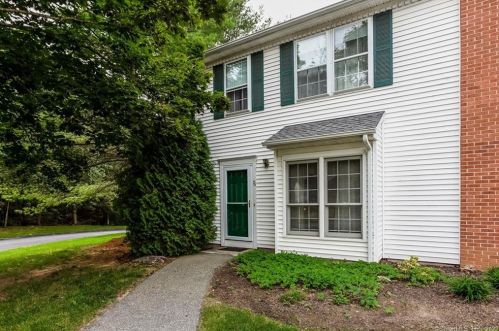 76 Rockledge Loop, Torrington, CT