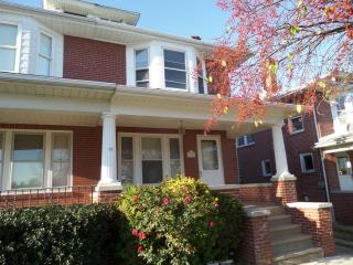 913 Meade St, Reading, PA 19611