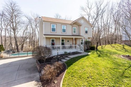 186 Woodbine Dr, Cranberry Township, PA