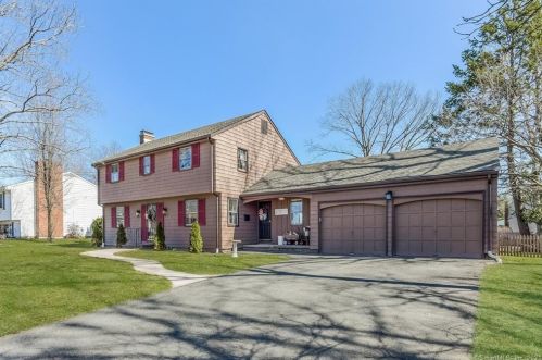 67 Kennedy Rd, Manchester, CT 06042