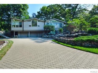 23 Halley Dr, Mount Ivy, NY