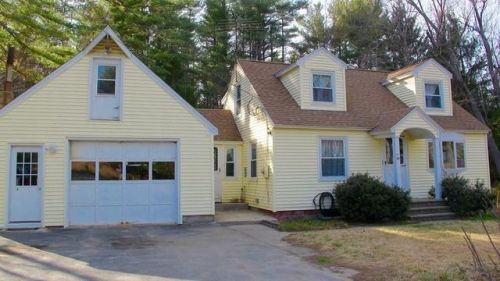 59 Fitchburg Rd, Townsend MA  01469 exterior