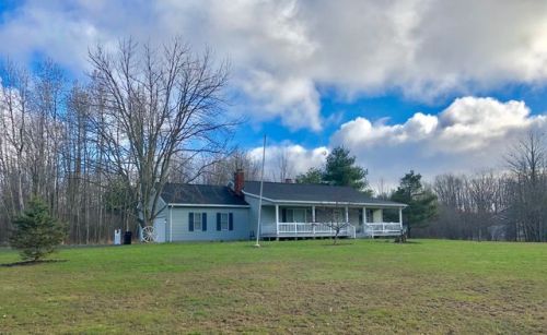 4115 Countryview Ln, Roaming Shores, OH 44084