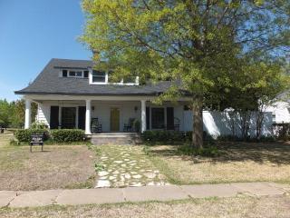 104 17th St, Ada, OK