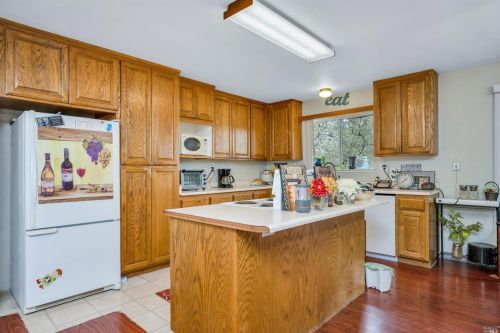 2554 Harness Dr, Pope Valley, CA