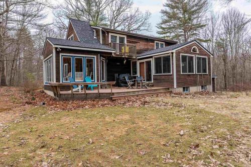 15 Moharimet Dr, Dover, NH