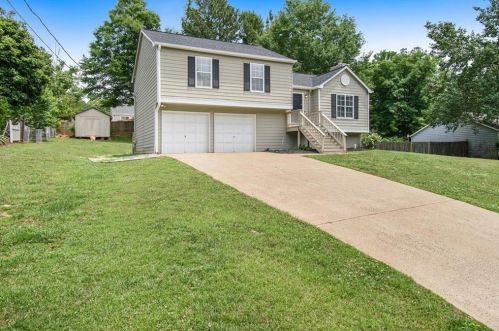 114 Colemans Bluff Dr, Holly Springs, GA 30188