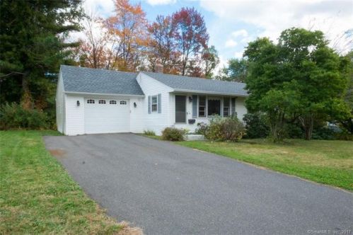 285 Hickory Cir, Middletown, CT