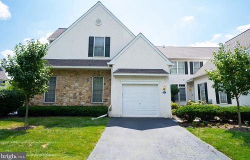 502 Whispering Brooke Dr, Newtown Square, PA 19073