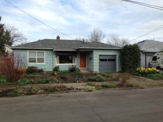 819 35th St, Corvallis, OR 97330