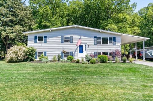 58 Carriage Hill Dr, Niantic, CT