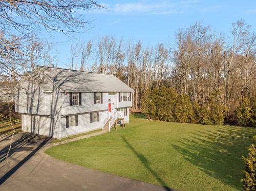 65 Jenckes Hill Rd, Lincoln, RI