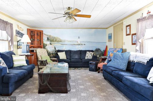 392 Bay Ave, Slaughter Beach, DE