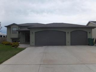 6160 28th Ave, Bismarck, ND 58504