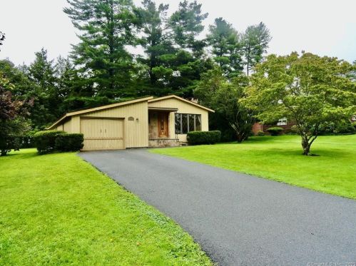 275 Torcon Dr, Torrington, CT