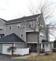 240 White Cliff Dr, Plymouth, MA 02360