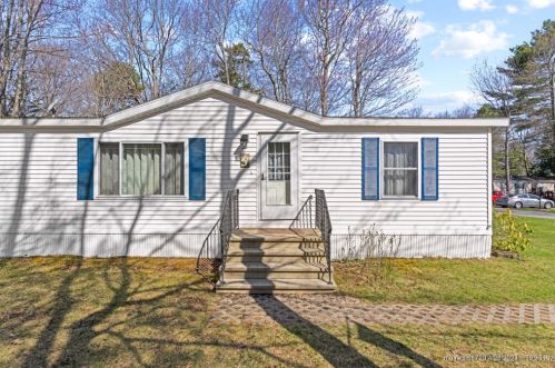 5 Rockland Dr, Old Orchard Beach, ME 04064