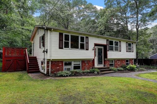 165 Old Jenckes Hill Rd, Lincoln, RI