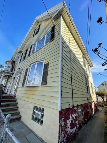 156 Purchase St, New Bedford, MA