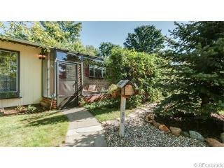 1690 Dahlia St, Denver, CO