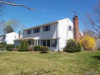 16 Evelyn Dr, Commack, NY 11725