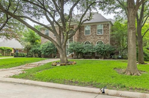 5117 River Bluff Dr, Fort Worth, TX 76132