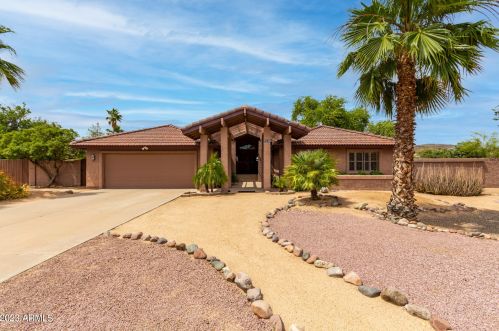 5230 Fallen Leaf Ln, Glendale, AZ