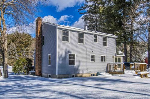 66 Long Hill Rd, Dover, NH