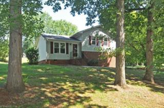 2999 Rhonswood Dr, Tobaccoville, NC 27050