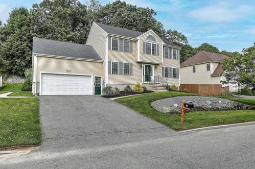 13 Bernon Dr, Lincoln, RI