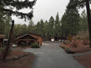 395 Pioneer Rd, Dallas, OR