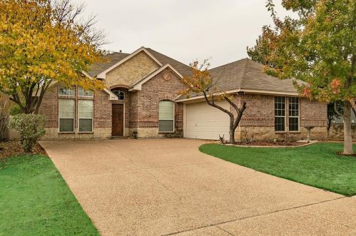 7408 Rolling Hills Dr, Fort Worth, TX 76126