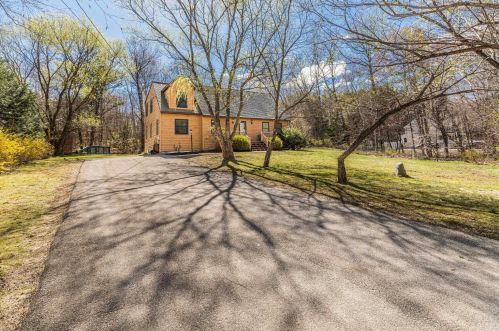 24 Tamarack Rd, Lee, NH