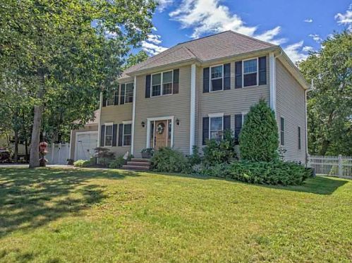 140 Wallum Lake Rd, Glocester, RI