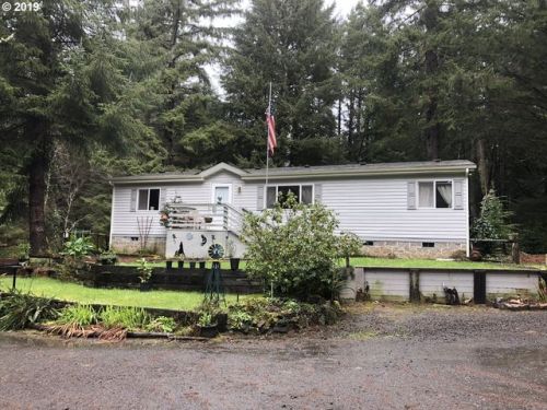 4697 Mitchell Loop Rd, Florence, OR 97439