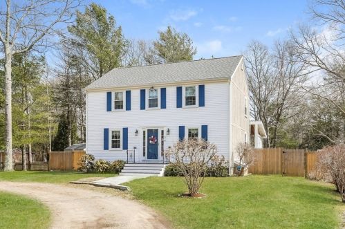 34 Bourne Rd, Plymouth, MA