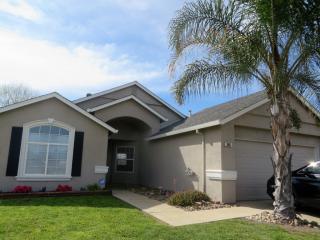 986 Park Terrace Dr, Galt, CA