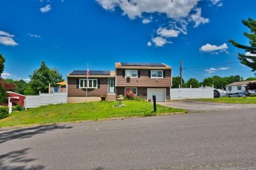 241 Hickory Hill Dr, Waterbury, CT