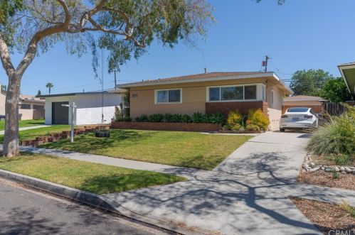 2410 Vuelta Grande Ave, Long Beach, CA