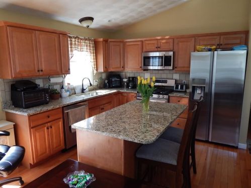 31 Lake Washington Dr, Glocester, RI 02814