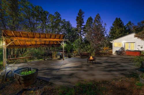 16214 Lower Colfax Rd, Grass Valley, CA