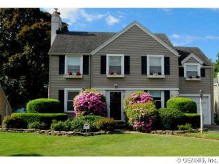 101 Colebrook Dr, Rochester, NY 14617